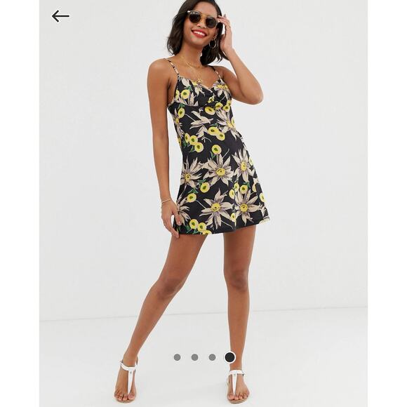 NWT ASOS DESIGN mini twist front skater sundress - Picture 9 of 10